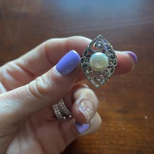 Estate 925 pearl center ring